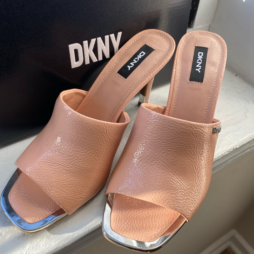 Dkny Grain Patent Pu Powder Blush
